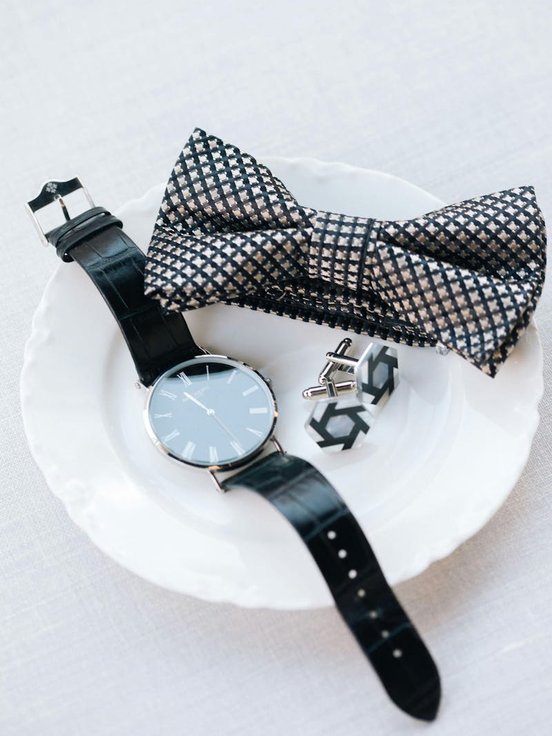 How to decide between a suit vs tuxedo for your wedding